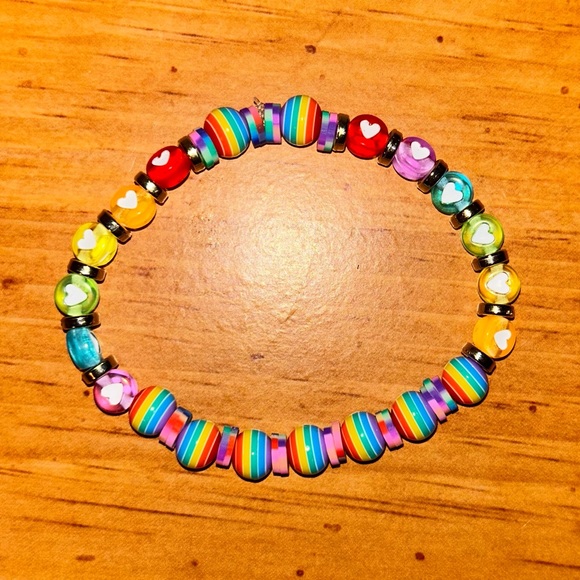 “PRIDE” 🌈Rainbow🌈 Heishi Beaded Bracelet - Picture 8 of 8